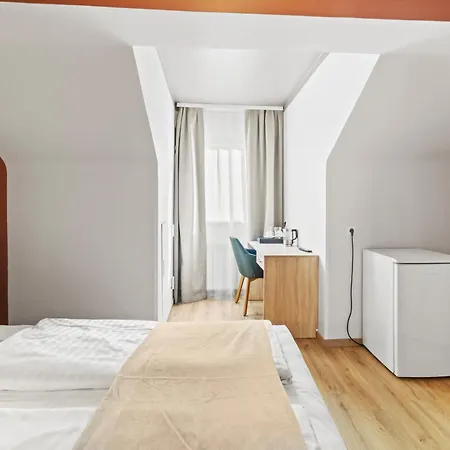Dependance Rooms I 6 Mins to U6 Alser Straße I Self Check In