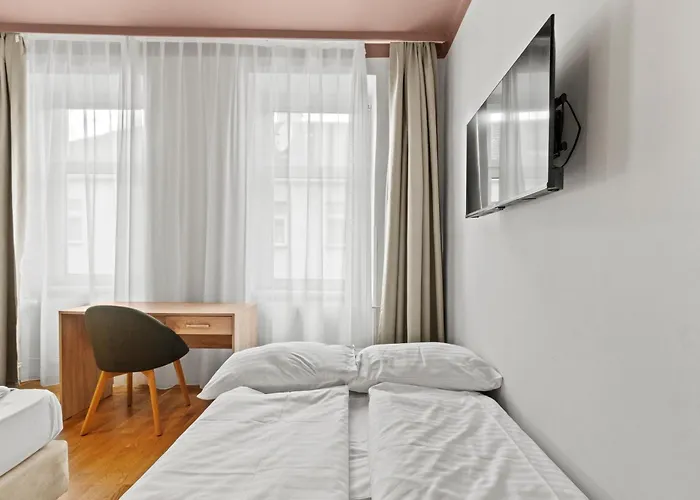 Dependance I 6 Mins To U6 Alser Strasse I Self Check In Otel