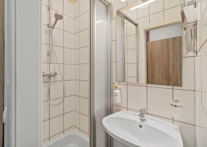 Otel Dependance I 6 Mins To U6 Alser Strasse I Self Check In Viyana