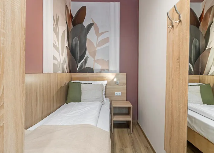 Dependance I 6 Mins To U6 Alser Strasse I Self Check In Otel 3*