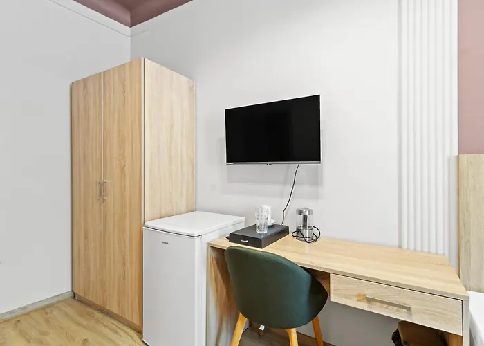 Dependance I 6 Mins To U6 Alser Strasse I Self Check In Otel 3*