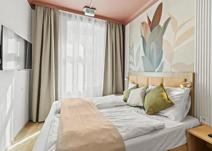 Dependance I 6 Mins To U6 Alser Straße I Self Check In Hotel 3*